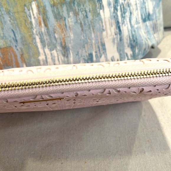 Kate Spade Pale Pink -Eyelet Cut Flowers-Zipper Plush Lined Computer Slip Bag - Picture 5 of 11